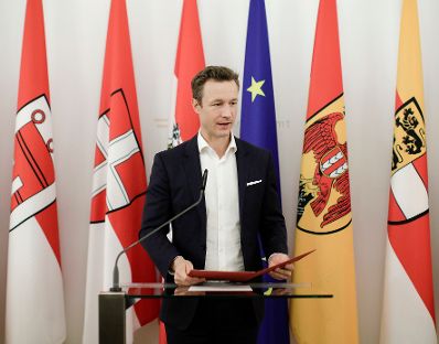 Am 14. Juni 2018 überreichte Bundesminister Gernot Blümel (im Bild) den Manès-Sperber-Preis an Ágnes Heller.
