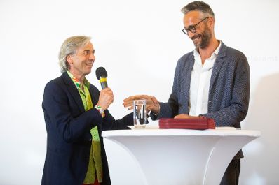 Am 12. Juli 2018 überreichte Bundesminister Gernot Blümel die Österreichischen Kunstpreise und den Hans-Hollein-Kunstpreis.