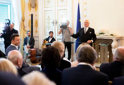 Am 10. September 2018 überreichte Bundesminister Gernot Blümel das Große Ehrenzeichen für Verdienste um die Republik Österreich an Karl Spiehs.