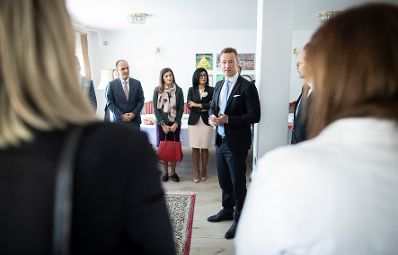 Am 27. September 2018 reiste Bundesminister Gernot Blümel (im Bild) in den Kosovo. Im Bild beim Treffen mit österreichischen Wirtschaftstreibenden.