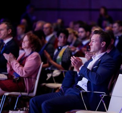 Am 8. Oktober 2018 nahm Bundesminister Gernot Blümel (r.) anlässlich des Österreichischen Vorsitzes im Rat der Europäischen Union an der Veranstaltung "Challenging (the) Content – Content made in Europe in the digital economy" teil.