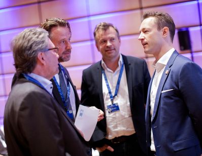 Am 8. Oktober 2018 nahm Bundesminister Gernot Blümel (r.) anlässlich des Österreichischen Vorsitzes im Rat der Europäischen Union an der Veranstaltung "Challenging (the) Content – Content made in Europe in the digital economy" teil.