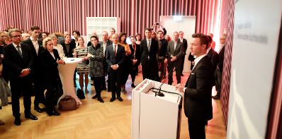 Am 10. Oktober 2018 reiste Bundesminister Gernot Blümel anlässlich der Eröffnung des österreichischen Gemeinschaftsstands auf der 70. Frankfurter Buchmesse nach Frankfurt.