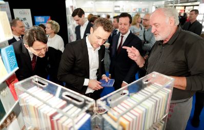 Am 10. Oktober 2018 reiste Bundesminister Gernot Blümel (2.v.l.) anlässlich der Eröffnung des österreichischen Gemeinschaftsstands auf der 70. Frankfurter Buchmesse nach Frankfurt.