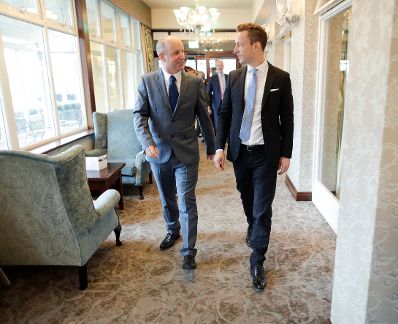 Am 12. Oktober 2018 reiste Bundesminister Gernot Blümel (r.) anlässlich eines Arbeitsbesuchs nach Dublin. Im Bild mit Staatsminister Jim Daly (l.).