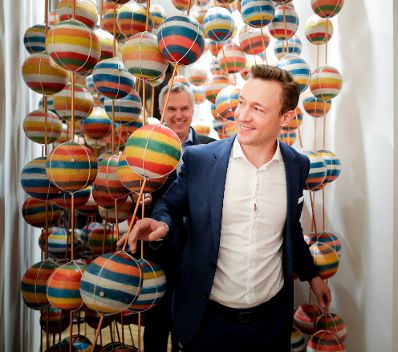 Am 23. Oktober 2018 nahm Bundesminister Gernot Blümel (im Bild) an der Ausstellungseröffnung "SAGMEISTER & WALSH: Beauty" im Museum für angewandte Kunst teil.