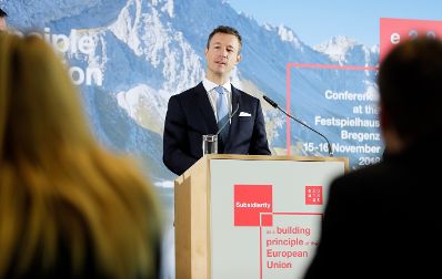 Am 16. November 2018 setzte Bundesminister Gernot Blümel (im Bild) seine Teilnahme an der Subsidiaritätskonferenz in Bregenz fort. Im Bild bei der Pressekonferenz.