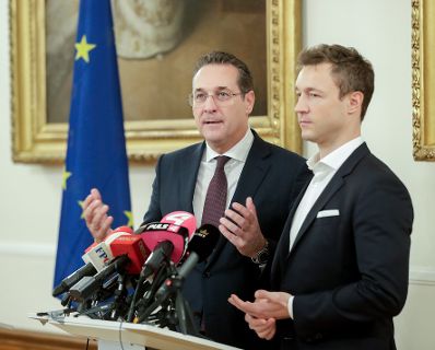 Am 29. November 2018 luden Bundesminister Gernot Blümel (r.) und Vizekanzler Heinz-Christian Strache (l.) zu den ersten „Fernsehgesprächen“ mit den Verantwortlichen der TV-Sender.