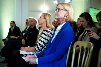 Am 17. Jänner 2019 hielt Bundesministerin Juliane Bogner-Strauß (m.l.) eine Eröffnungskeynote bei der Konferenz "Darwin & Marie". Im Bild mit der Generaldirektorin der Österreichischen Nationalbibliothek Johanna Rachinger (m.r.).