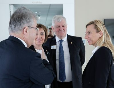 Am 6. Februar 2019 empfing Bundesministerin Juliane Bogner-Strauß (im Bild) die Präsidentin des Lions Club International Gudrun Yngvadottir in ihrem Büro.