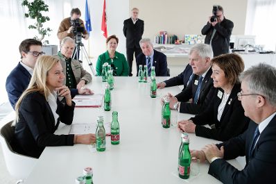 Am 6. Februar 2019 empfing Bundesministerin Juliane Bogner-Strauß (im Bild) die Präsidentin des Lions Club International Gudrun Yngvadottir in ihrem Büro.