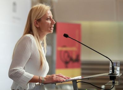 Am 5. März 2019 nahm Bundesministerin Juliane Bogner-Strauß (im Bild) an der Internationalem Fachkonferenz "Das Recht auf ein Leben frei von Gewalt! Stärkung, Unterstützung und Schutz für gewaltbetroffene Frauen und ihre Kinder in Österreich und Europa" teil.