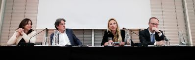 Am 7. März 2019 nahm Bundesministerin Juliane Bogner-Strauß an der Podiumsdiskussion zum Thema "Ist Altersarmut weiblich?" teil.