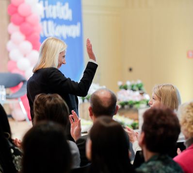 Am 8. März 2019 eröffnete Bundesministerin Juliane Bogner-Strauß (im Bild) am Frauentag gemeinsam mit der Landeshauptmann-Stellvertreterin Christine Haberlander den "Oberösterreichische Nachrichten Frauentag".