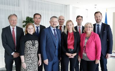 Am 26. März 2019 lud Bundesministerin Juliane Bogner-Strauß (im Bild) Mitglieder des Sozialpolitischen Arbeitskreis der CSU-Fraktion des Bayrischen Landtags zu einem Arbeitsgespräch.