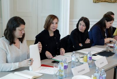 Am 28. März 2019 lud Bundesministerin Juliane Bogner-Strauß die zuständigen Frauenlandesrätinnen zum Gewaltschutz-Gipfel ins Bundeskanzleramt.