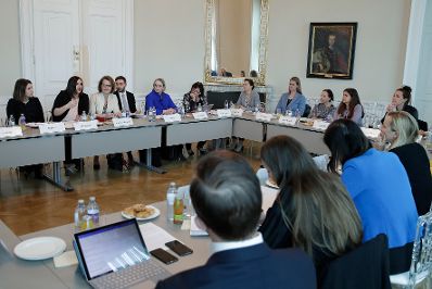 Am 28. März 2019 lud Bundesministerin Juliane Bogner-Strauß die zuständigen Frauenlandesrätinnen zum Gewaltschutz-Gipfel ins Bundeskanzleramt.