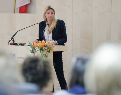 Am 7. Mai 2019 hielt Bundesministerin Juliane Bogner-Strauß einleitende Worte beim Abschlusssymposium "FRAUEN - THEMEN, [die]" anlässlich 100 Jahre Frauenwahlrecht.