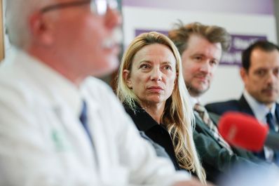 Am 10. Mai 2019 reiste Bundesministerin Juliane Bogner-Strauß anlässlich eines Bundesländertags nach Graz. Im Bild bei der Pressekonferenz "Gebärmutterhalskrebs und HPV – Setzen wir dem ein Ende".