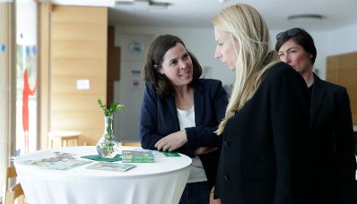 Am 10. Mai 2019 reiste Bundesministerin Juliane Bogner-Strauß anlässlich eines Bundesländertags nach Graz. Im Bild zu Besuch im SOS Kinderdorf Stübing.