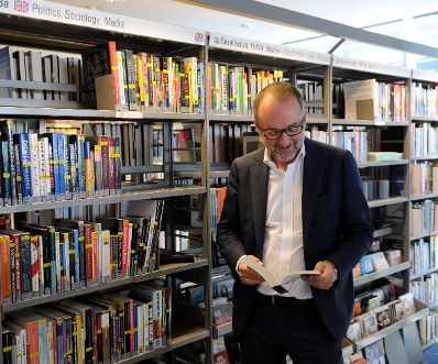 Am 14. September 2016 besuchte Kunst- und Kulturminister Thomas Drozdar (im Bild) die Hauptbücherei Wien.