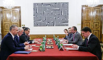 Am 13. Oktober 2016 empfing Kanzleramtsminister Thomas Drozda den ungarischen Minister János Lázár zu einem Arbeitsgespräch.