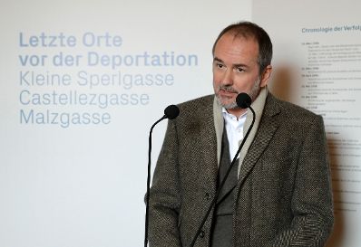 Am 8. November 2016 eröffnete Kunst- und Kulturminister Thomas Drozda (im Bild) die Ausstellung "Letzte Orte vor der Deportation" in der Krypta des Heldendenkmals.