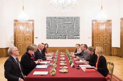 Am 18. November 2016 empfing Kunst- und Kulturminister Thomas Drozda (m.r.) den Vorsteher des Eidgenössischen Departement des Innern, Bundesrat Alain Berset (m.l.) zu einem bilateralen Arbeitsgespräch.