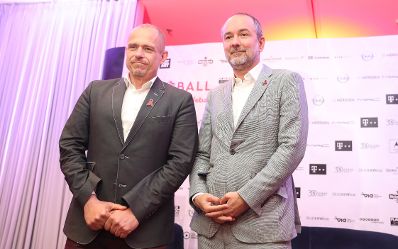 Am 22. Mai 2017 nahm Kunst- und Kulturminister Thomas Drozda (r.) an der Pressekonferenz zum Life Ball 2017 teil. Im Bild mit Gery Keszler (l.)