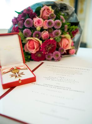 Am 8. Juni 2017 überreichte Kunst- und Kulturminister Thomas Drozda das Goldene Ehrenzeichen für Verdienste um die Republik Österreich an Marika Lichter.