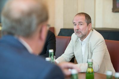 Am 21. Juni 2017 empfing Kanzleramtsminister Thomas Drozda (im Bild) REWE Konzernbetriebsräte zu einem Arbeitsgespräch.