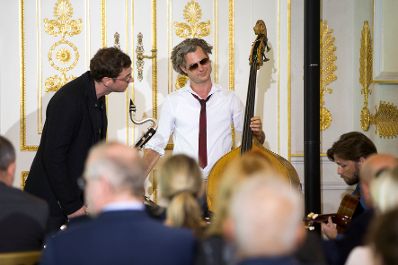 Am 25. Juli 2017 überreichte Kunst- und Kulturminister Thomas Drozda das Goldene Ehrenzeichen für Verdienste um die Republik Österreich an Klaus Eberhartinger.