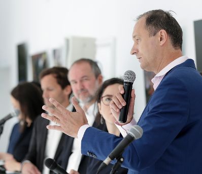 Am 7. September 2017 nahm Kunst- und Kulturminister Thomas Drozda an der Pressekonferenz "10 Jahre Brunnenpassage" teil. Im Bild Stadtrat Andreas Mailath-Pokorny (r.).