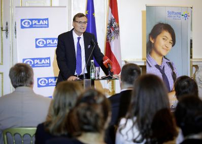Am 19. September 2017 fand die Verleihung des Plan Medienpreis für Kinderrechte im Bundeskanzleramt statt. Im Bild Thomas Kralinger, Präsident des Verbandes Österreichischer Zeitungen (VÖZ).
