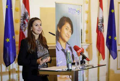 Am 19. September 2017 fand die Verleihung des Plan Medienpreis für Kinderrechte im Bundeskanzleramt statt. Im Bild die Preisträgerin Ursula Hofmeister.