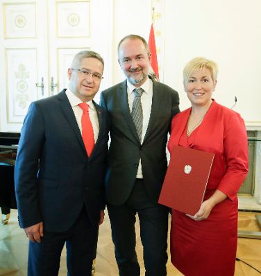 Am 27. September 2017 bestellte der Bundeskanzler Vertreterinnen und Vertreter der Wirtschaft zu Mitgliedern der bei der Bundesanstalt "Statistik Österreich" eingerichteten Wirtschaftskurie.