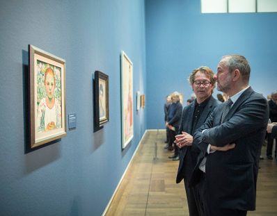 Am 12. Oktober 2017 fand die Ausstellungseröffnung "Ferdinand Hodler" im Leopold Museum statt. Im Bild Kunst- und Kulturminister Thomas Drozda (r.) mit dem Direktor des Leopold Museums Hans-Peter Wipplinger (l.) bei der Besichtigung der Ausstellung.
