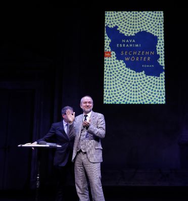 Am 7. November 2017 verlieh Kunst- und Kulturminister Thomas Drozda (im Bild) den "Österreichischen Buchpreis 2017".