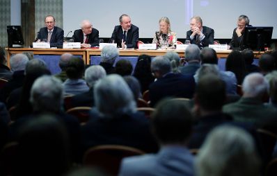 Am 27. November 2017 nahm Kanzleramtsminister Thomas Drozda (m.l.) an der Diskussion "Österreich in einem Sozialen Europa" teil.