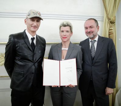 Am 7. Dezember 2017 verlieh Kunst- und Kulturminister Thomas Drozda (r.) die Outstanding Artist Awards 2017 im Bundeskanzleramt.