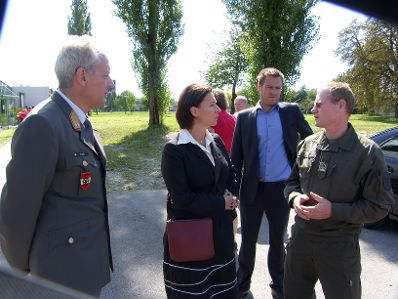 Am 7. September 2009 besuchte die Bundesministerin für Frauen und öffentlichen Dienst, Gabriele Heinisch-Hosek die Bundesheerlehrwerkstätte Wels.