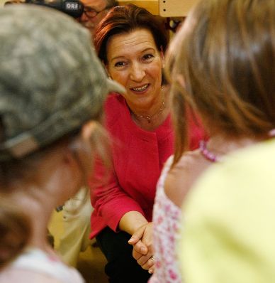 Am 16. Juli 2009 besuchte Frauenministerin Gabriele Heinisch-Hosek den Betriebskindergarten des Bundeskanzleramts.