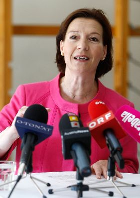 Am 16. Juli 2009 besuchte Frauenministerin Gabriele Heinisch-Hosek den Betriebskindergarten des Bundeskanzleramts.