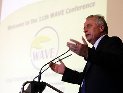 ErĆffnung der 11. WAVE-Konferenz durch Bundesministerin Gabriele Heinisch-Hosek in der Technischen Universit0t Wien.