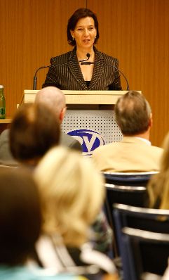 Bundesministerin für Frauenangelegenheiten und Öffentlichen Dienst, Gabriele Heinisch-Hosek beim Treffen der Fraueninitiative der PVA Pensionsversicherungsanstalt.