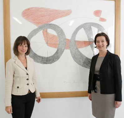 Am 23. September 2010 besuchte Frauenministerin Gabriele Heinisch-Hosek das Art Brut Museum in Maria Gugging.
