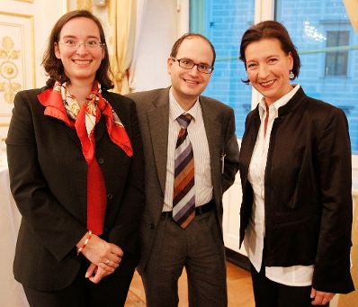 Am 16. September 2010 empfing die Beamtenministerin Gabriele Heinisch-Hosek (R) die Teilnehmerinnen und Teilnehmer der Tagung der Österreichischen Verwaltungswissenschaftlichen Gesellschaft (ÖVG) im Bundeskanzleramt.