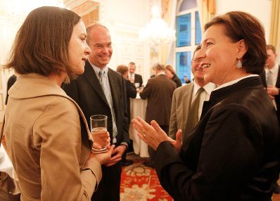 Am 16. September 2010 empfing die Beamtenministerin Gabriele Heinisch-Hosek (R) die Teilnehmerinnen und Teilnehmer der Tagung der Österreichischen Verwaltungswissenschaftlichen Gesellschaft (ÖVG) im Bundeskanzleramt.