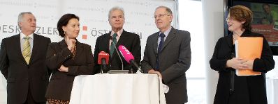 Pressekonferenz am 22.11.2010 im Ringturm der Wiener Städtischen zur Informationsoffensive für mehr Väterkarenz in der Wirtschaft.