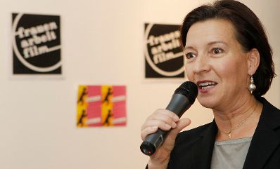 Am 23. September 2010 eröffnete Frauenministerin Gabriele Heinisch-Hosek (im Bild) die Podiumsdiskussion "Frauen-Arbeit-Film" im Palais Porcia.